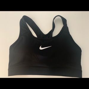 barely worn black nike sports bra